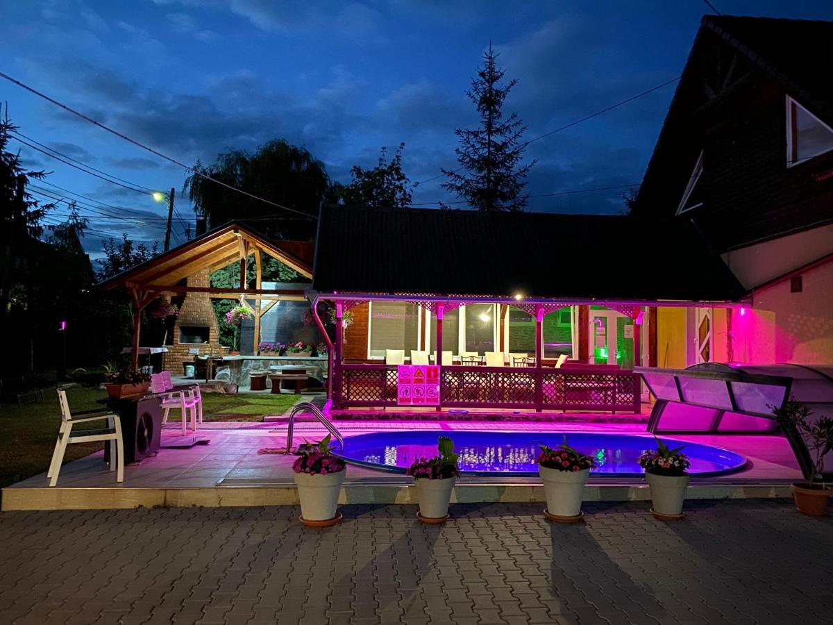 Vila Eszter Hotell Sovata Eksteriør bilde