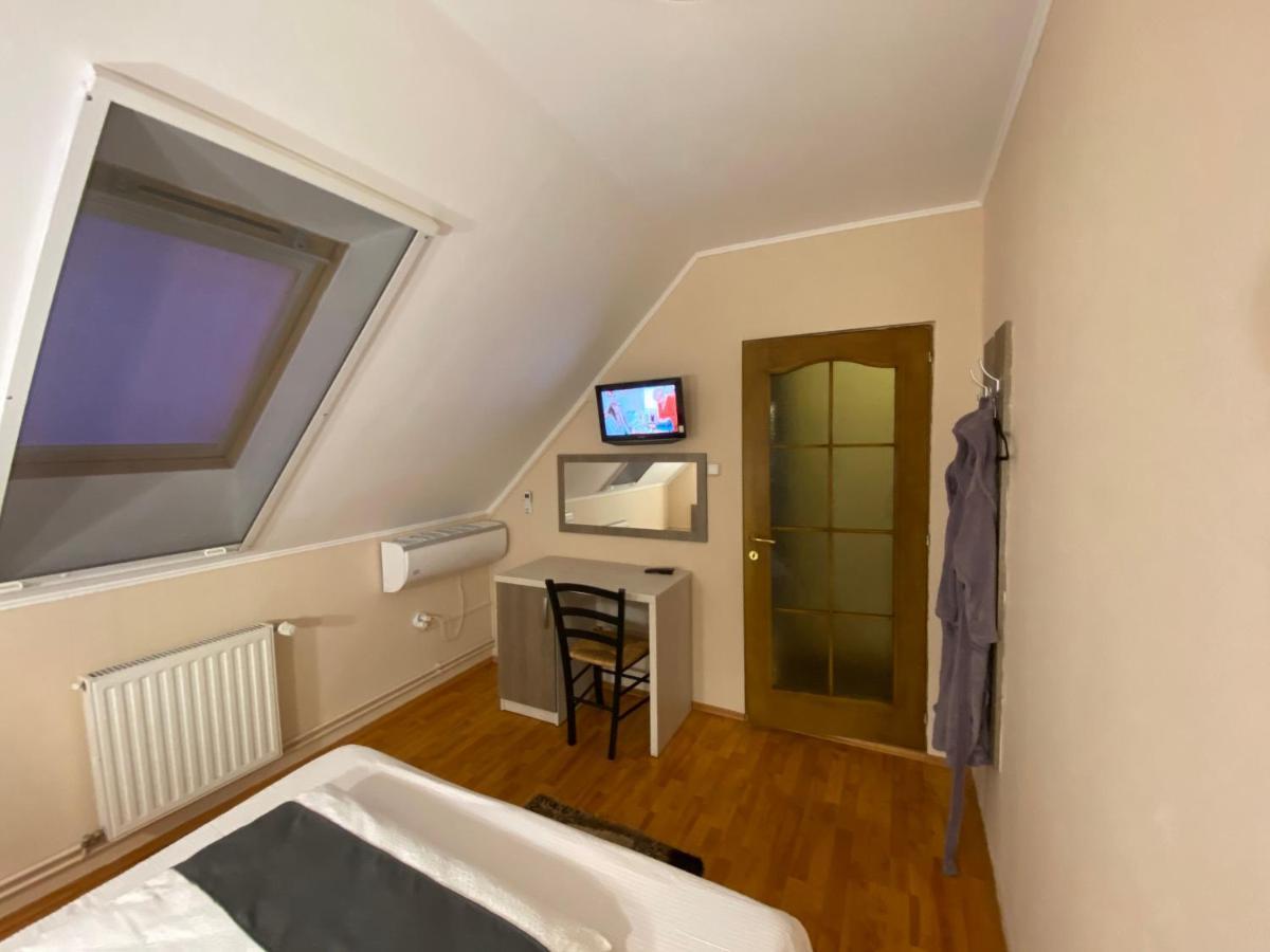 Vila Eszter Hotell Sovata Eksteriør bilde