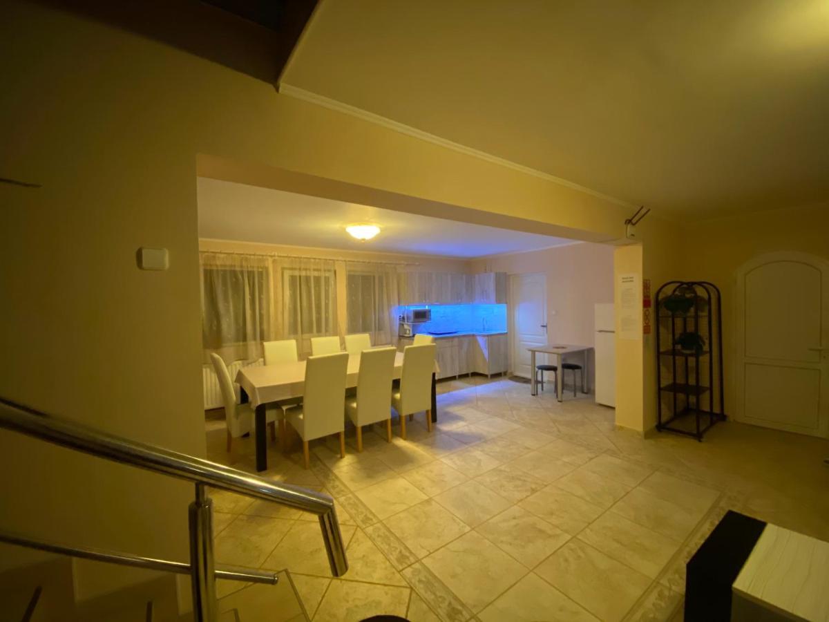 Vila Eszter Hotell Sovata Eksteriør bilde